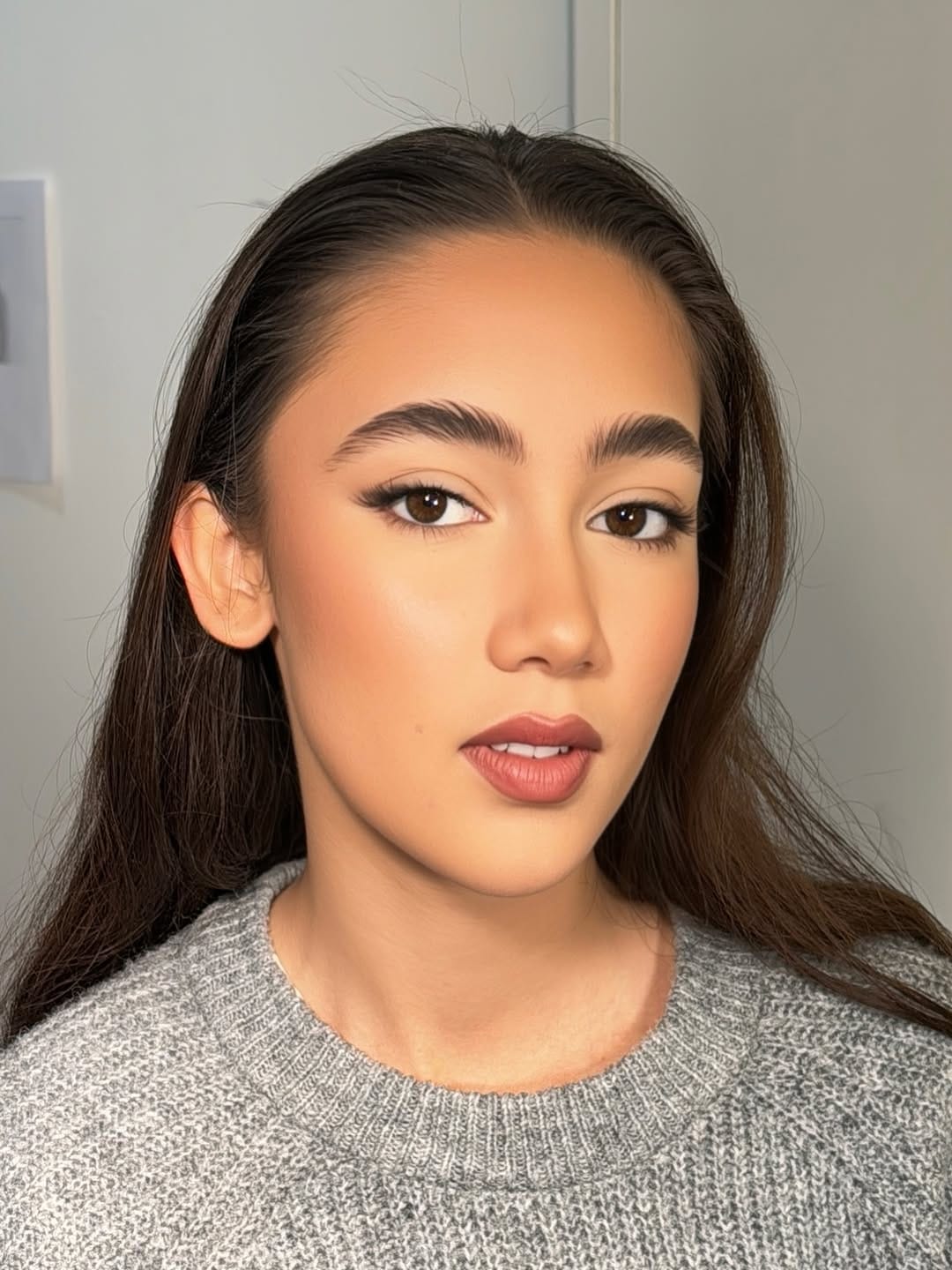 Post 2 by Sydney Dubai Makeup Artist on Instagram (carousel)
