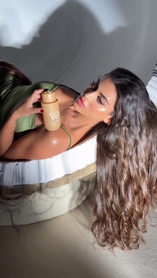Post 4 by Suzana Karanouh - Makeup & Tattoo Artist on Instagram (video)