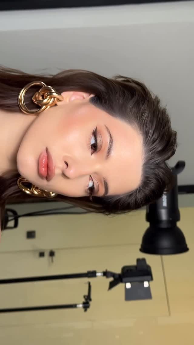 Post 5 by ВИЗАЖИСТ | ОБУЧЕНИЯ | МАКИЯЖ | ПРИЧЕСКИ | СПБ Питер | Dubai on Instagram (video)