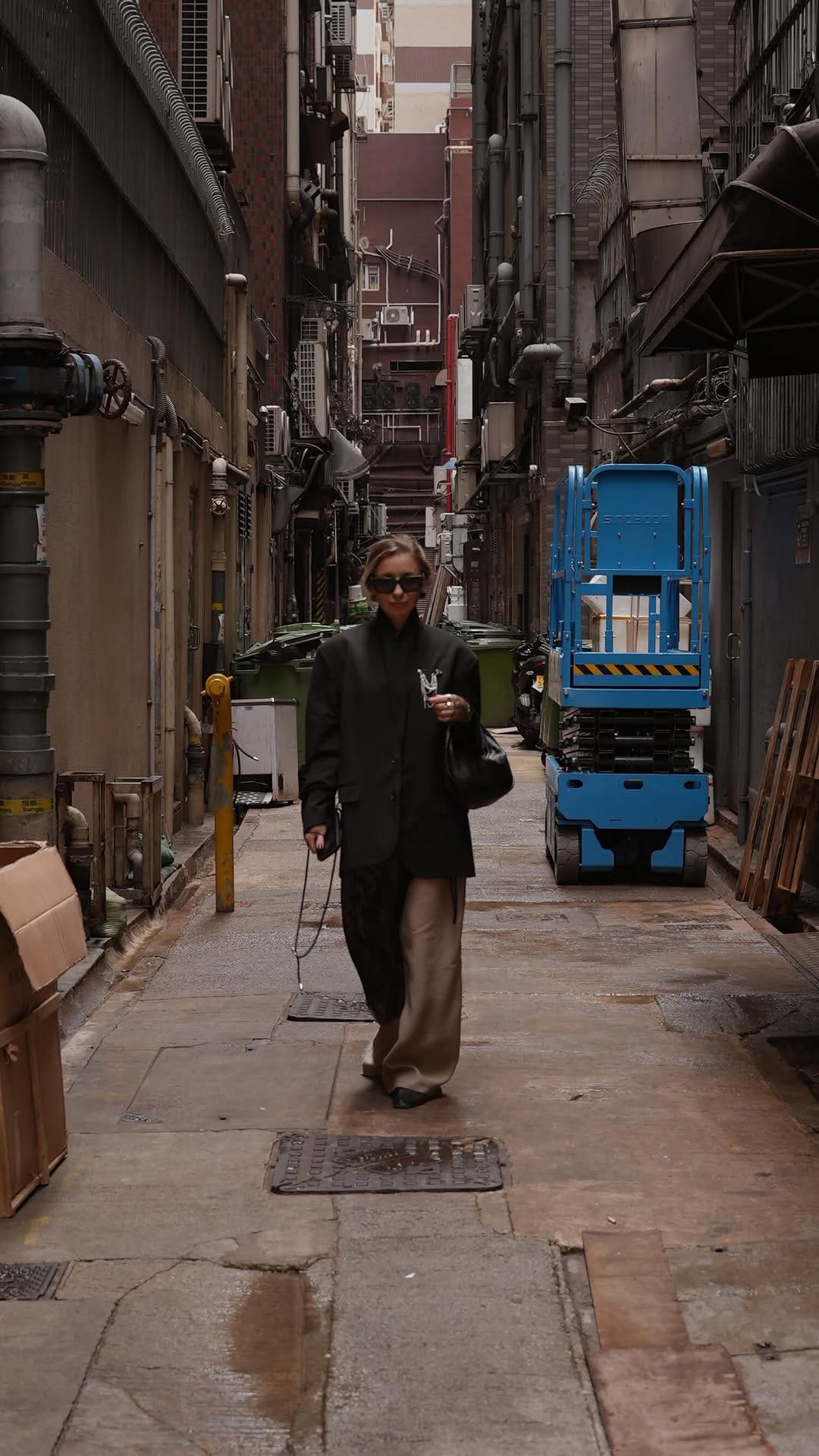 Post 1 by Anya Hayat on Instagram (video)