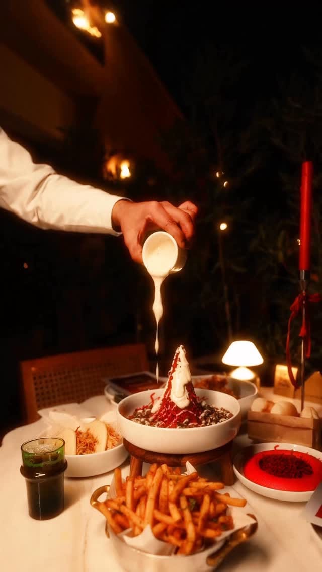 Post 8 by SOMEWHERE on Instagram (video)