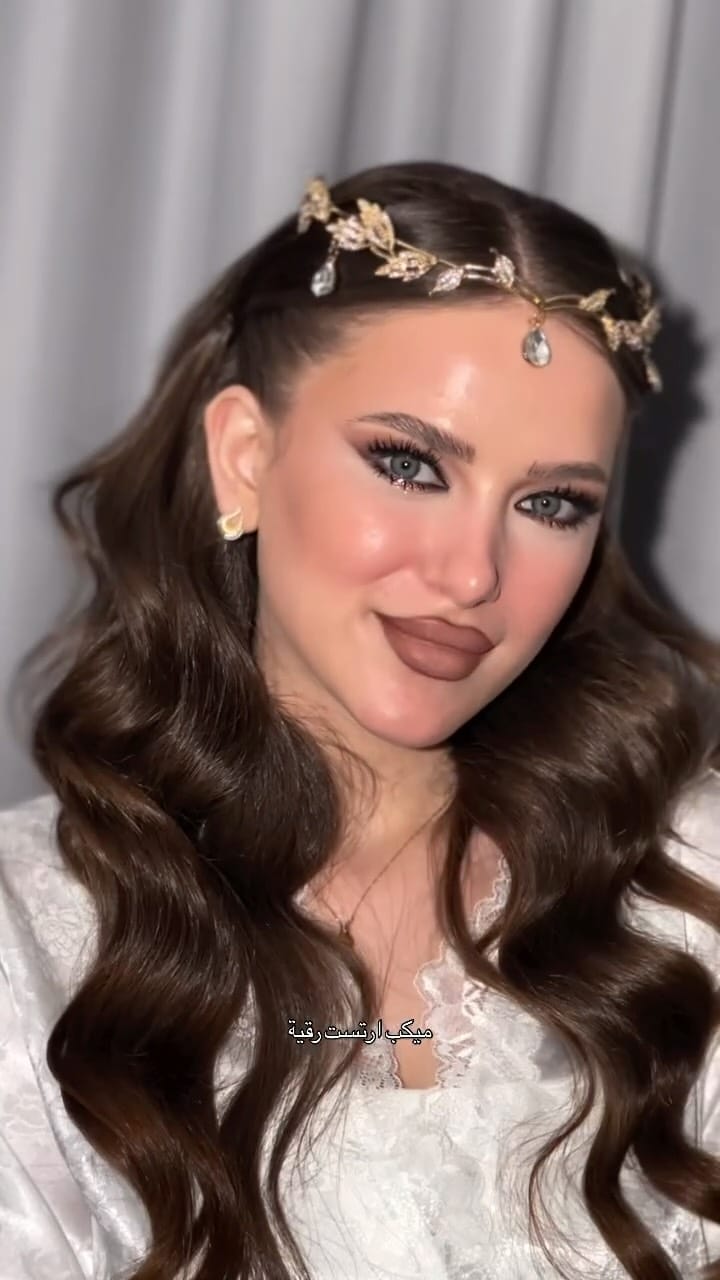 Post 3 by @roqaya.makeupartist on Instagram (video)