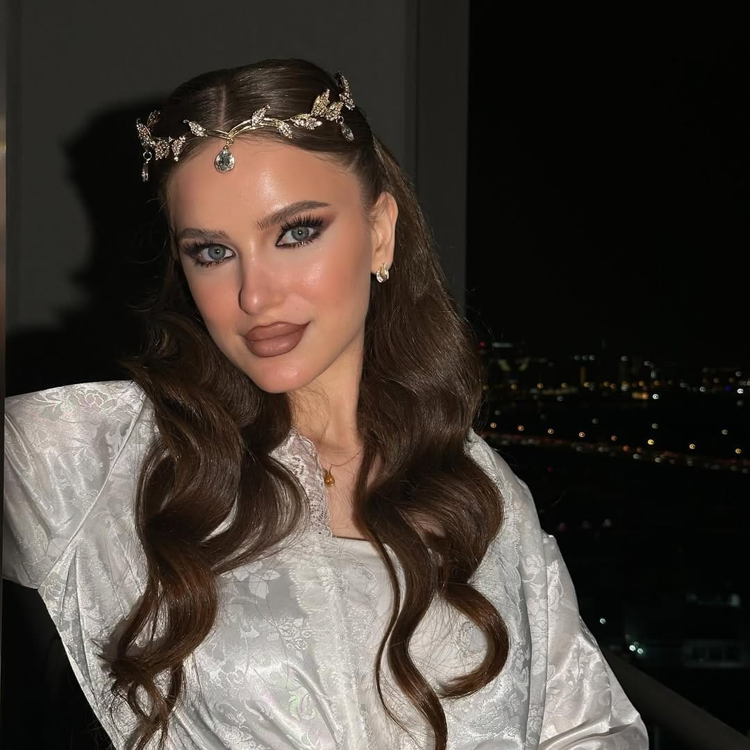 Post 2 by @roqaya.makeupartist on Instagram (carousel)