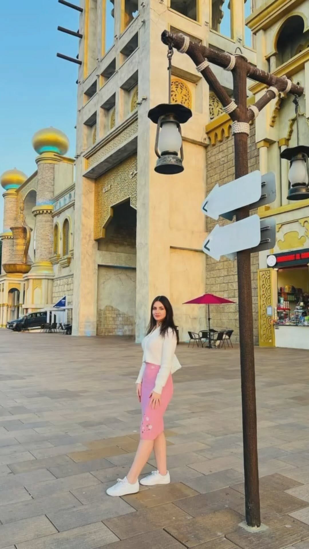 Post 4 by Riem Jdeed on Instagram (video)