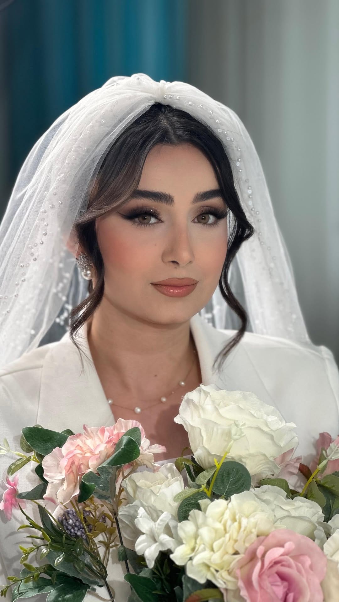 Post 10 by فاطمه برزگر/میکاپ آرتیست on Instagram (video)