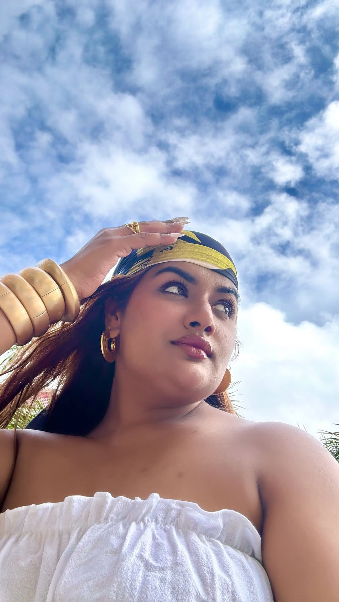 Post 8 by ANUSHKA 🧿 on Instagram (video)