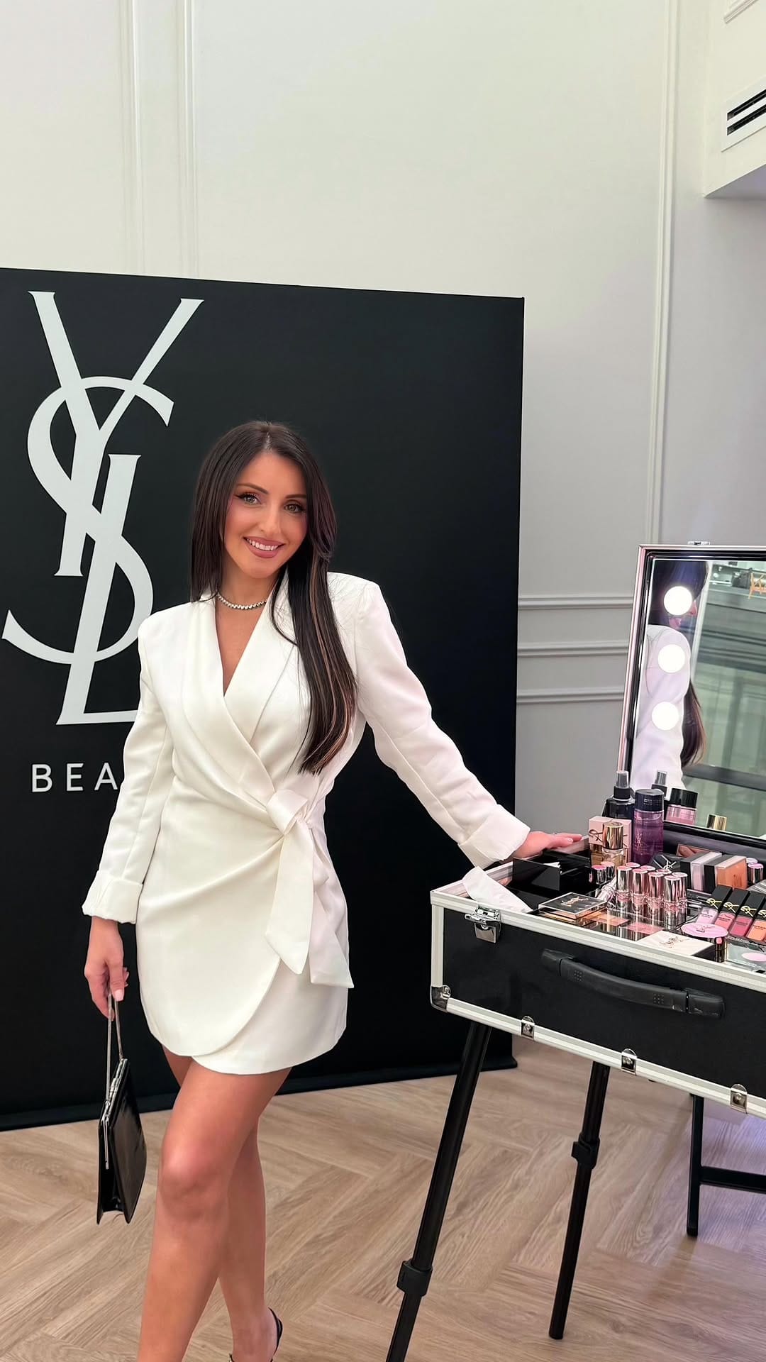 Post 3 by DXB 🇦🇪 | MAKEUP ARTIST 💄BELLANY 🧤 on Instagram (video)