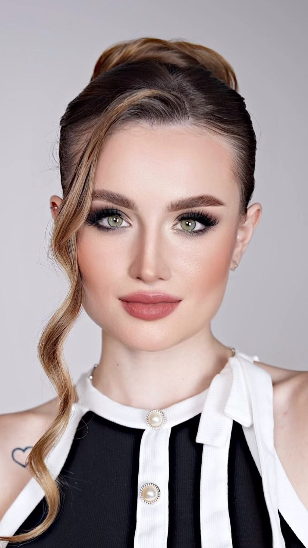 Post 10 by F A T I  A M O O R I  B E A U T Y on Instagram (video)