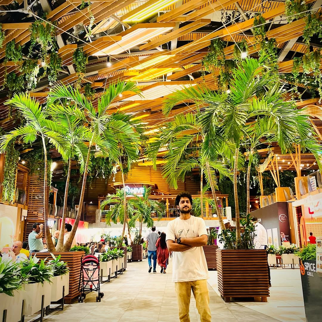 Post 9 by Anwar Lanaz on Instagram (image)