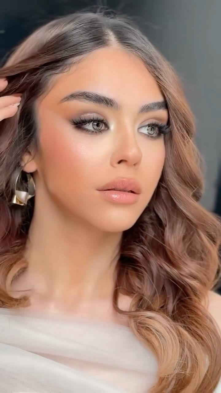 Post 3 by رها دهقانی | میکاپ آرتیست |هیراستایلیست روسی on Instagram (video)