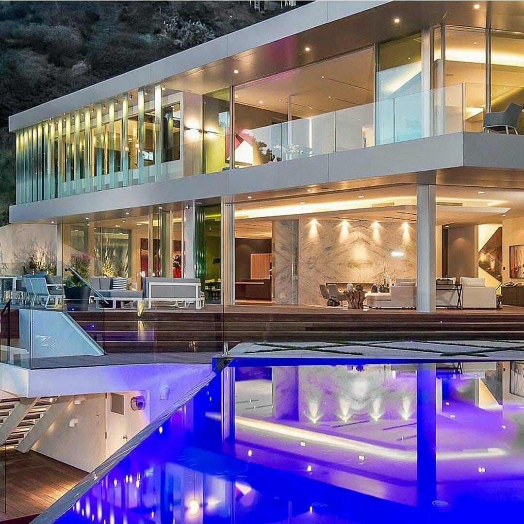 Post 10 by Millionaire Alliance on Instagram (image)