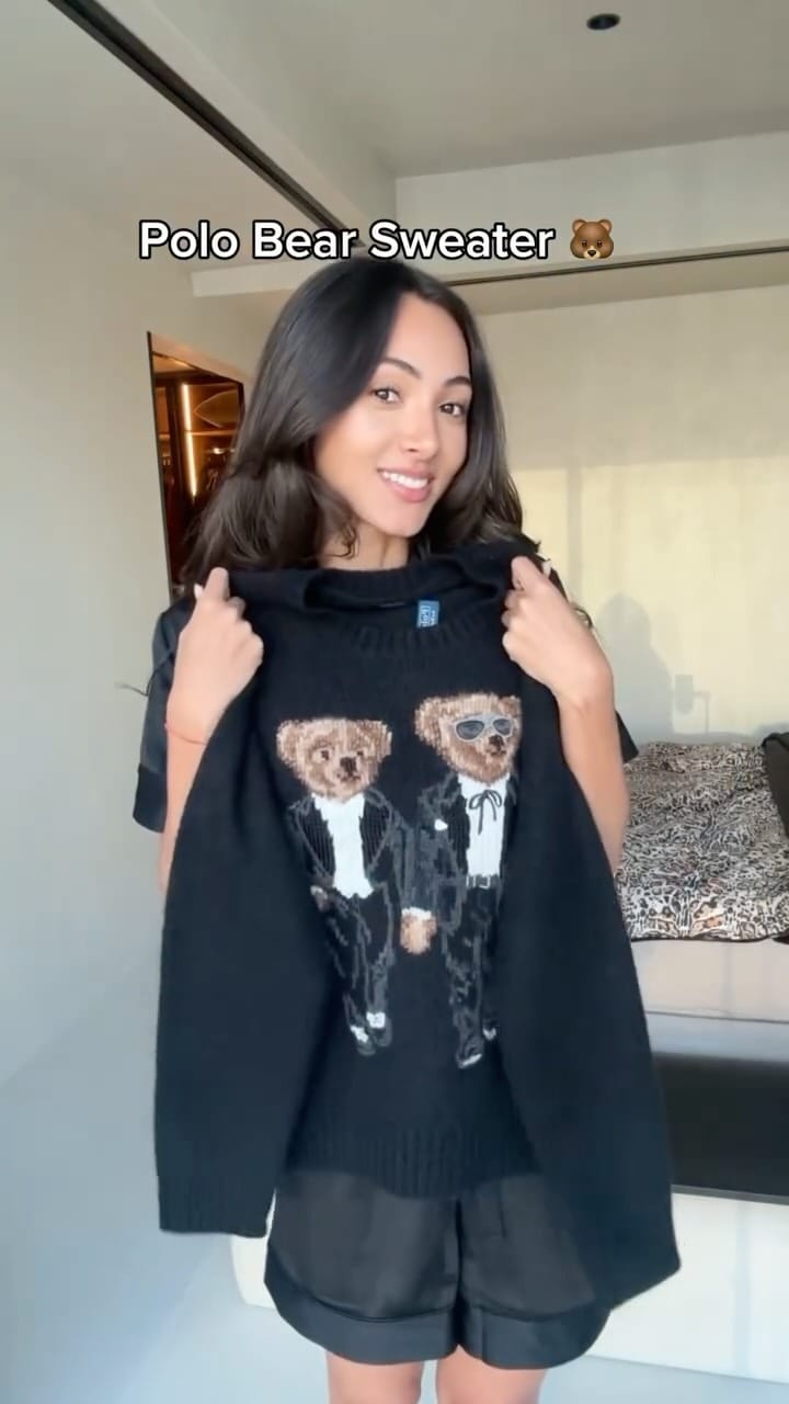 Post 7 by Monalisa on Instagram (video)