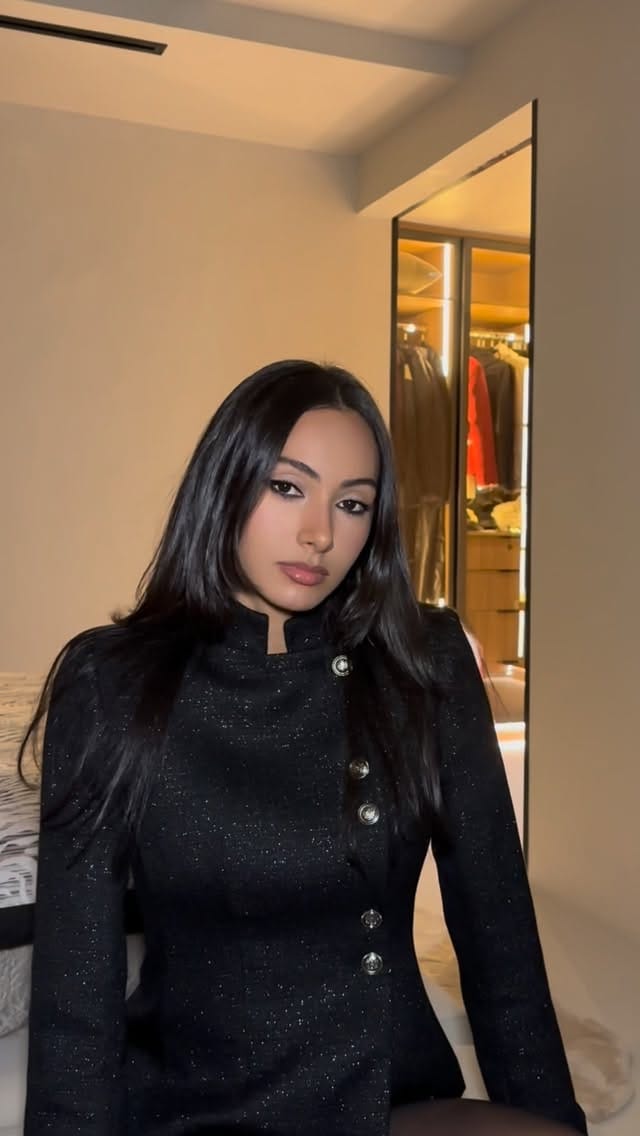 Post 3 by Monalisa on Instagram (video)