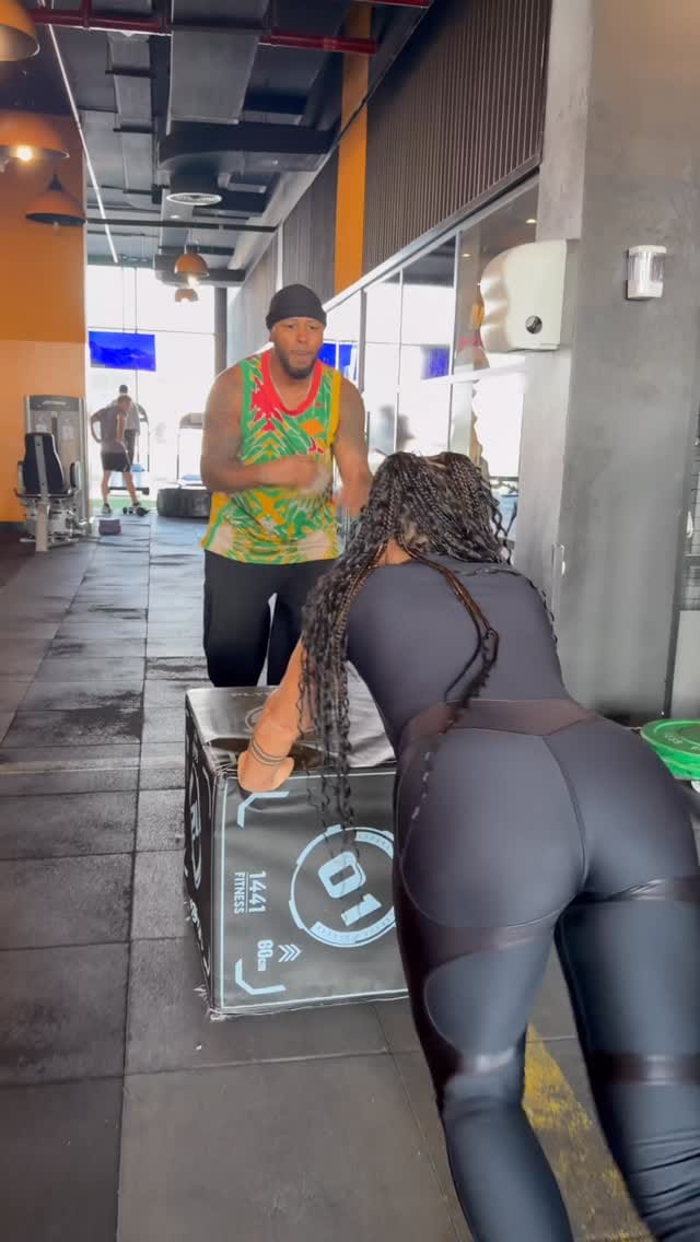 Post 3 by 🌍Dj Izzo🌍 on Instagram (video)