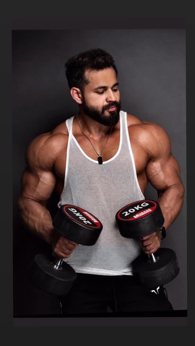 Post 1 by SAM KHAN |  Celebrity Trainer & Prep Coach  🇦🇪 on Instagram (video)