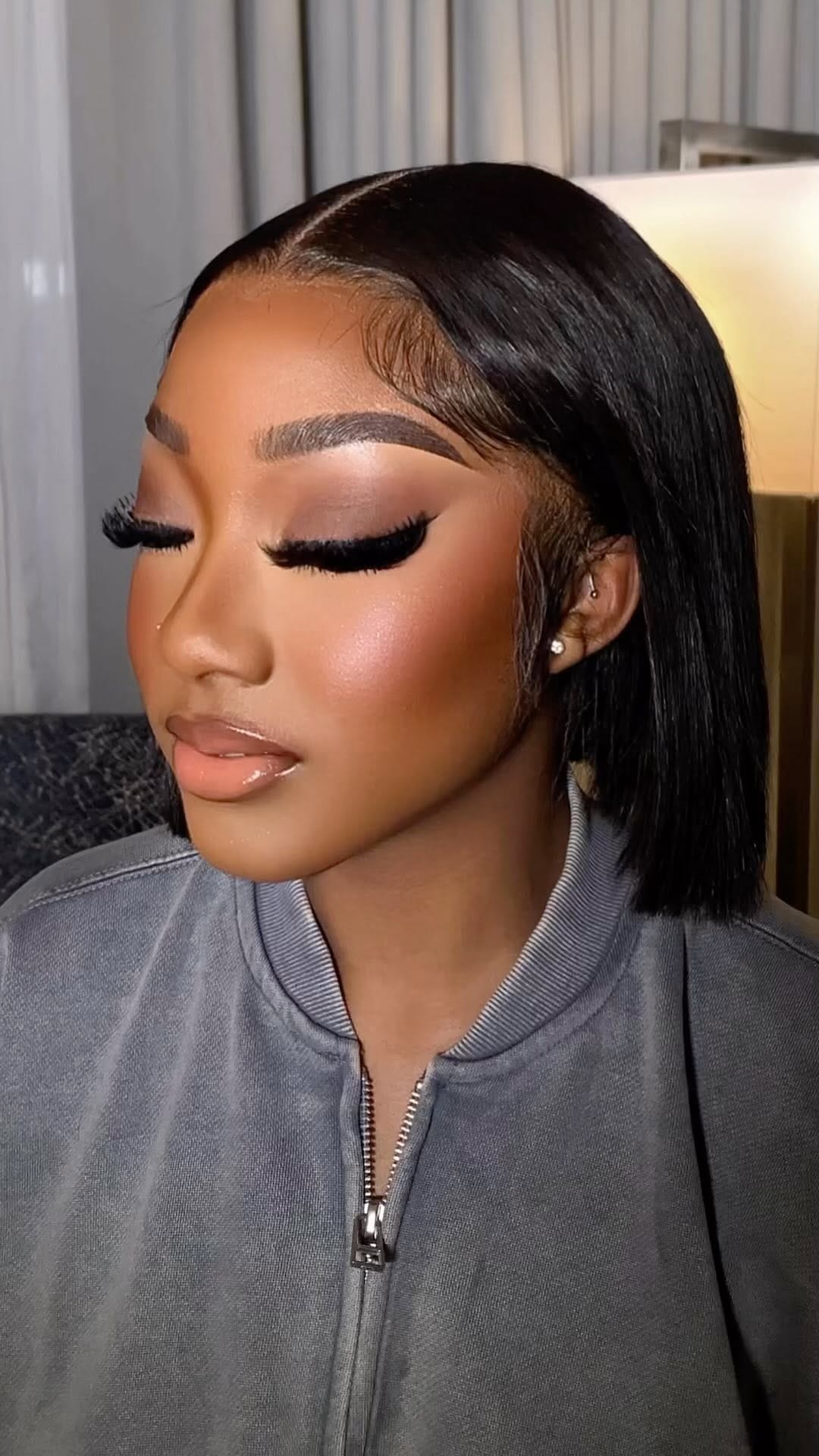 Post 9 by Dubai makeup artist🇦🇪 on Instagram (video)