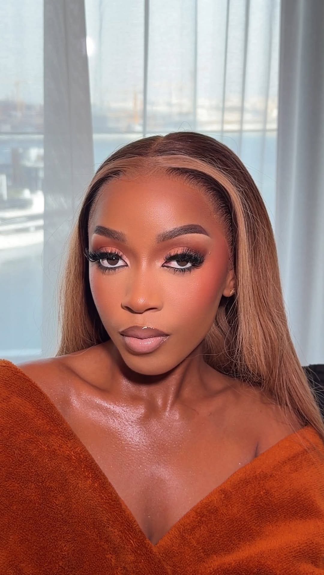 Post 1 by Dubai makeup artist🇦🇪 on Instagram (video)