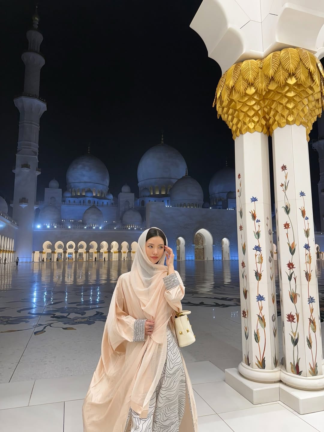 Post 3 by 𝙑𝙖𝙞𝙡𝙚𝙮 🇰🇷 on Instagram (carousel)