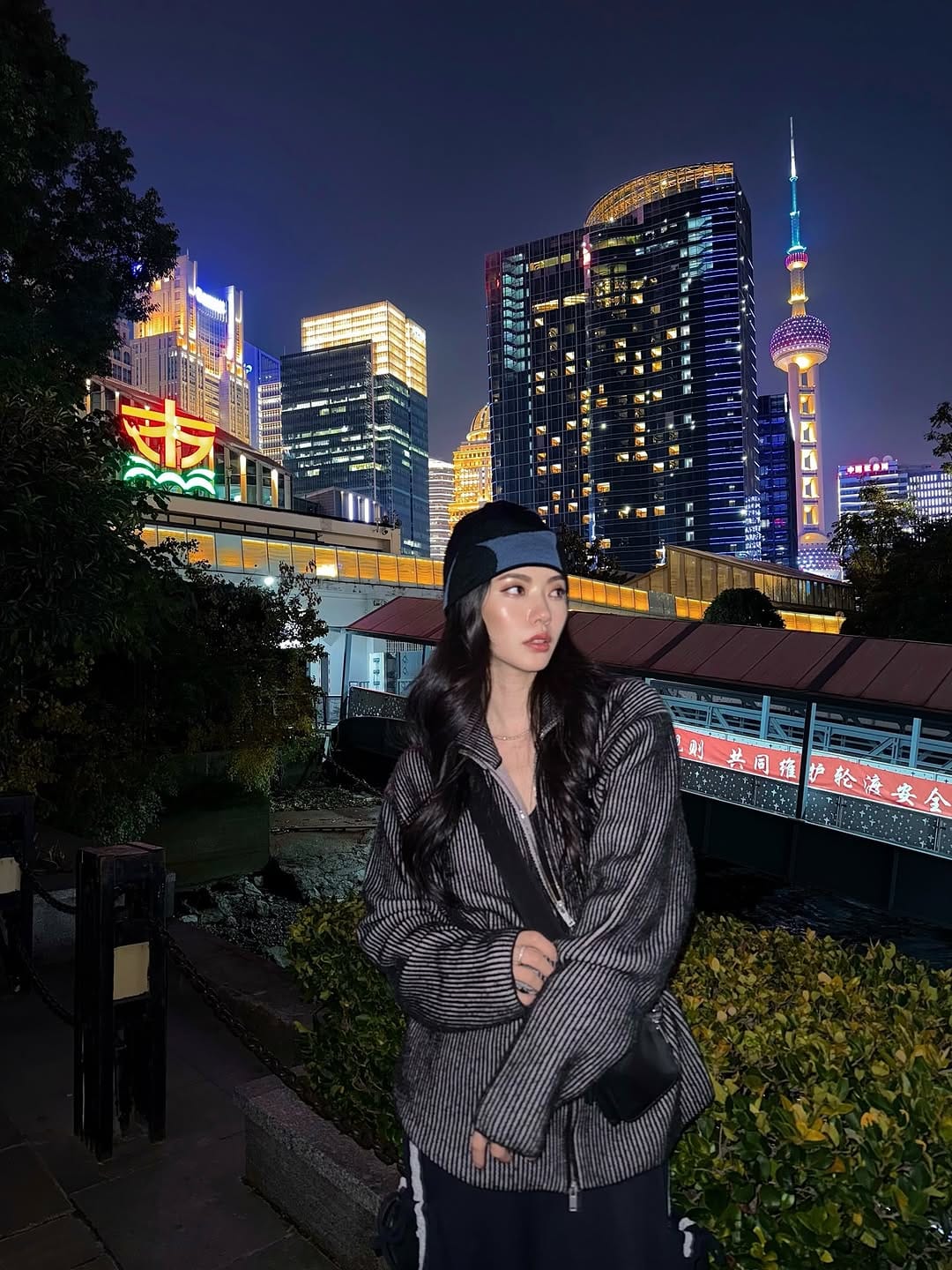 Post 1 by 𝙑𝙖𝙞𝙡𝙚𝙮 🇰🇷 on Instagram (carousel)