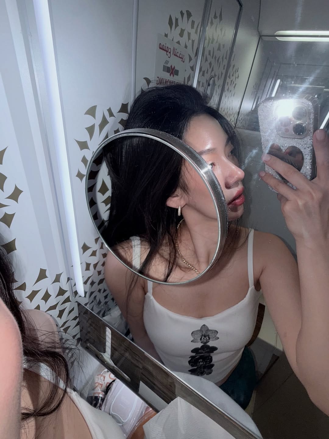 Post 5 by 𝙑𝙖𝙞𝙡𝙚𝙮 🇰🇷 on Instagram (carousel)