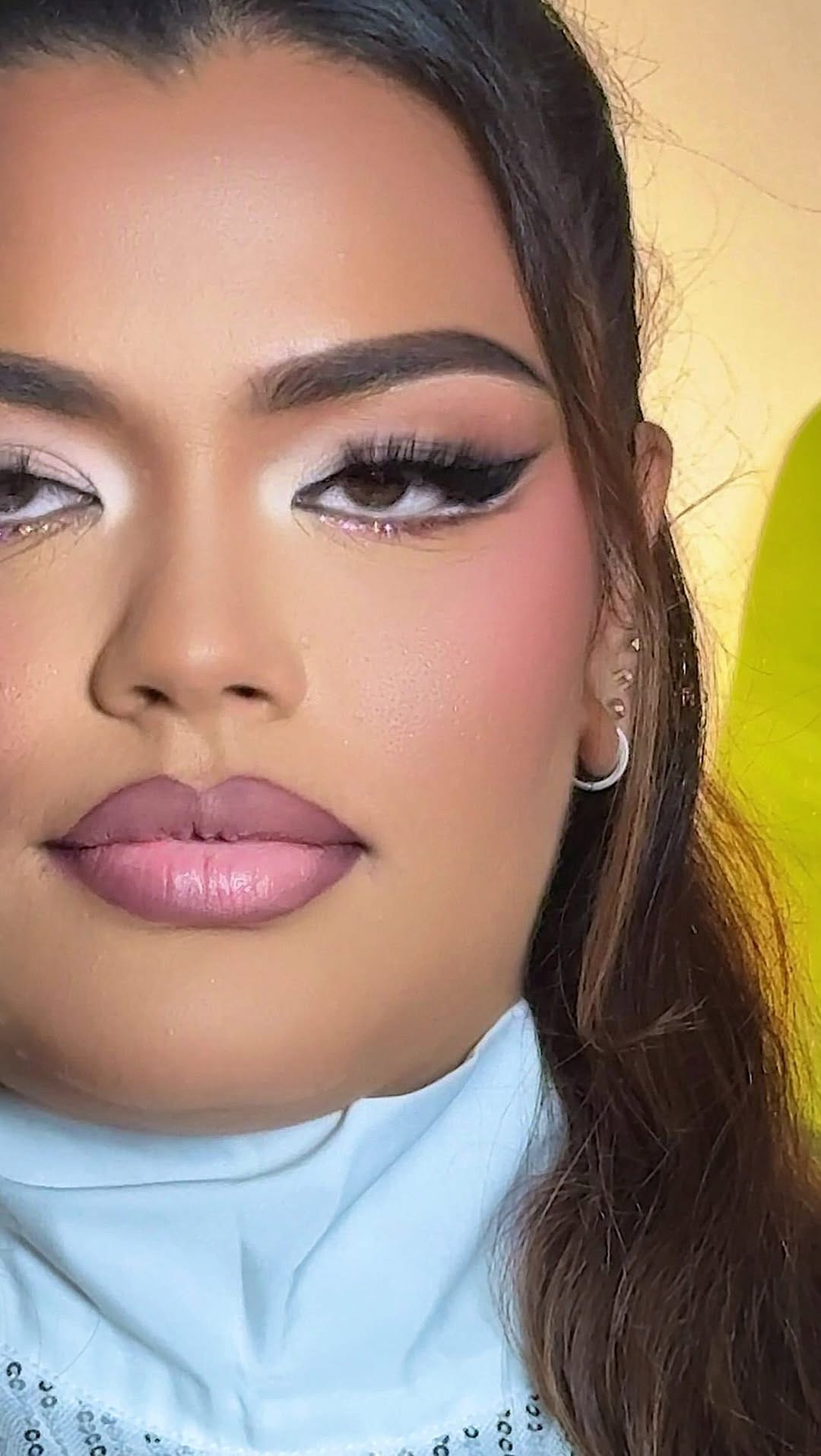 Post 1 by DUBAI MAKEUP ARTIST | MAKEUP ARTIST IN DUBAI on Instagram (video)