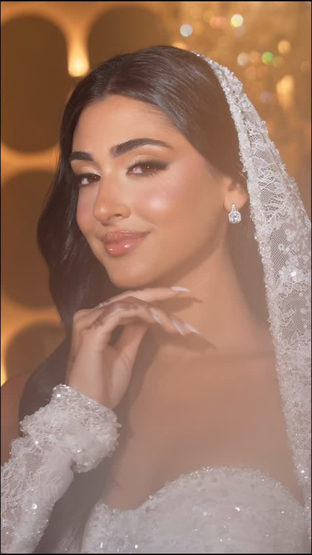Post 9 by Dubai MakeupArtist & Dubai Hairstylist on Instagram (video)