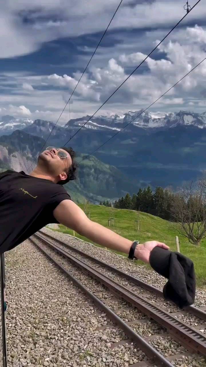 Post 10 by Arsalan Shaikh on Instagram (video)
