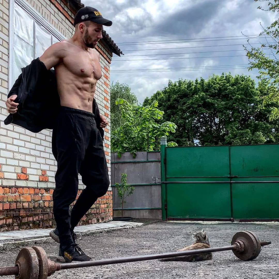 Post 3 by Max Iron on Instagram (image)
