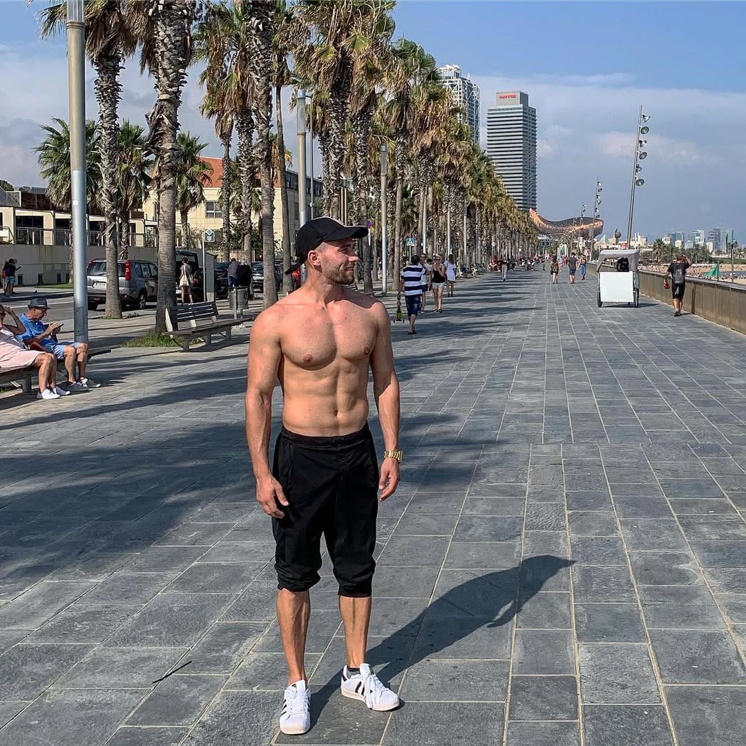 Post 6 by Max Iron on Instagram (image)