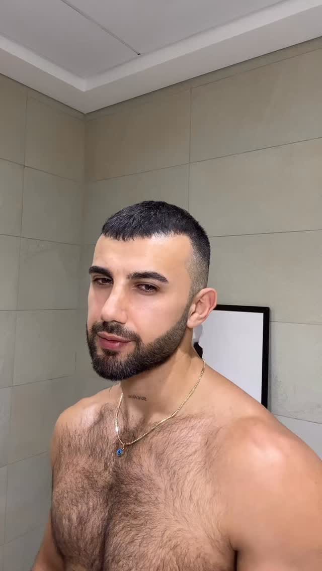 Post 8 by ALEX on Instagram (video)