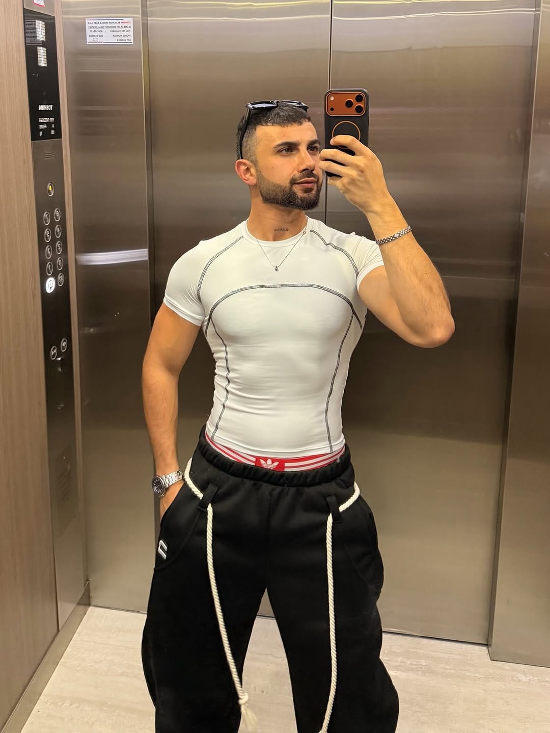 Post 3 by ALEX on Instagram (image)