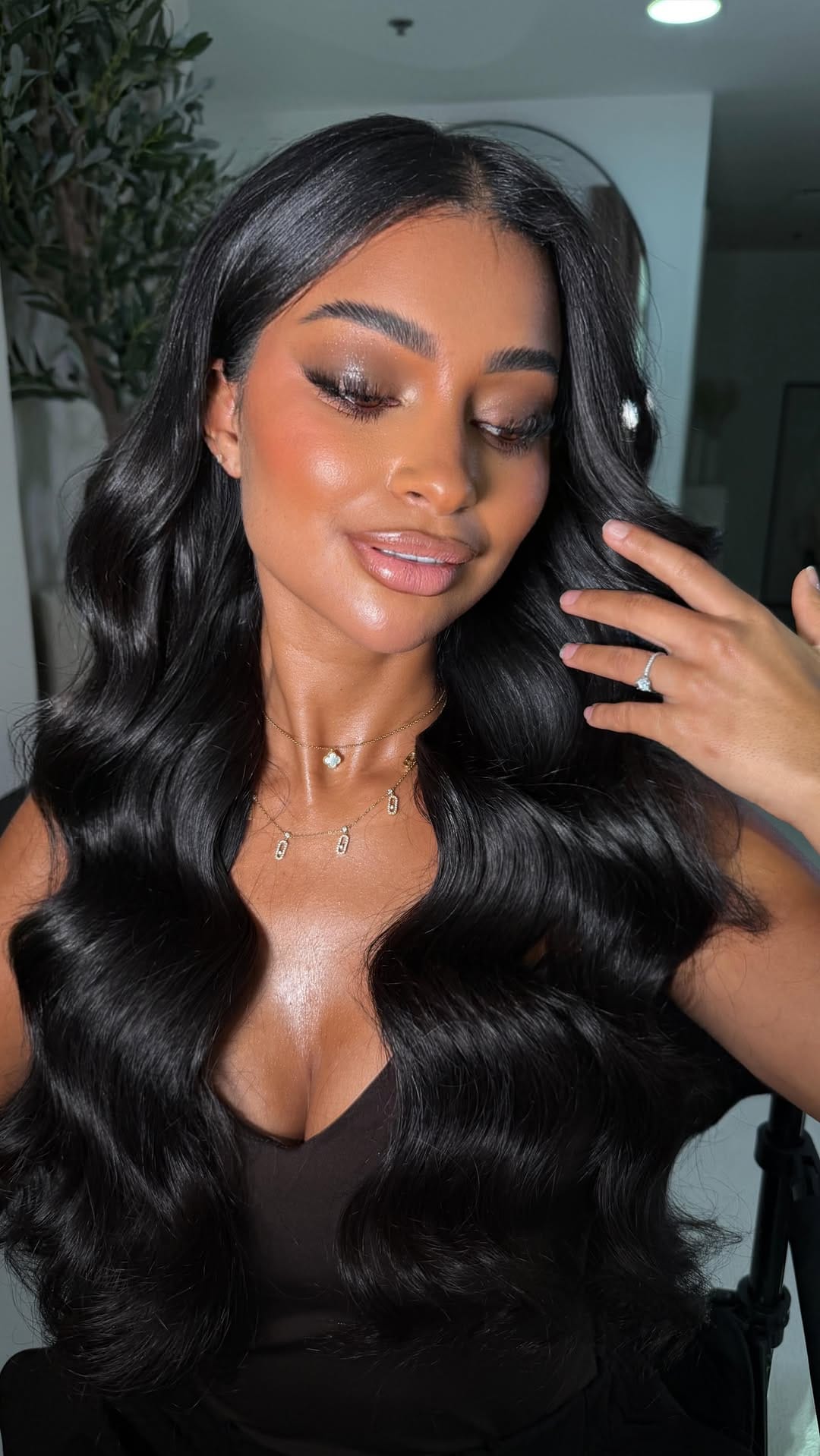 Post 1 by Beauty sahoumtie on Instagram (video)