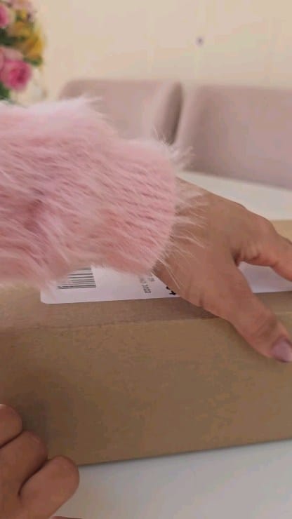 Post 6 by Safa Noman on Instagram (video)
