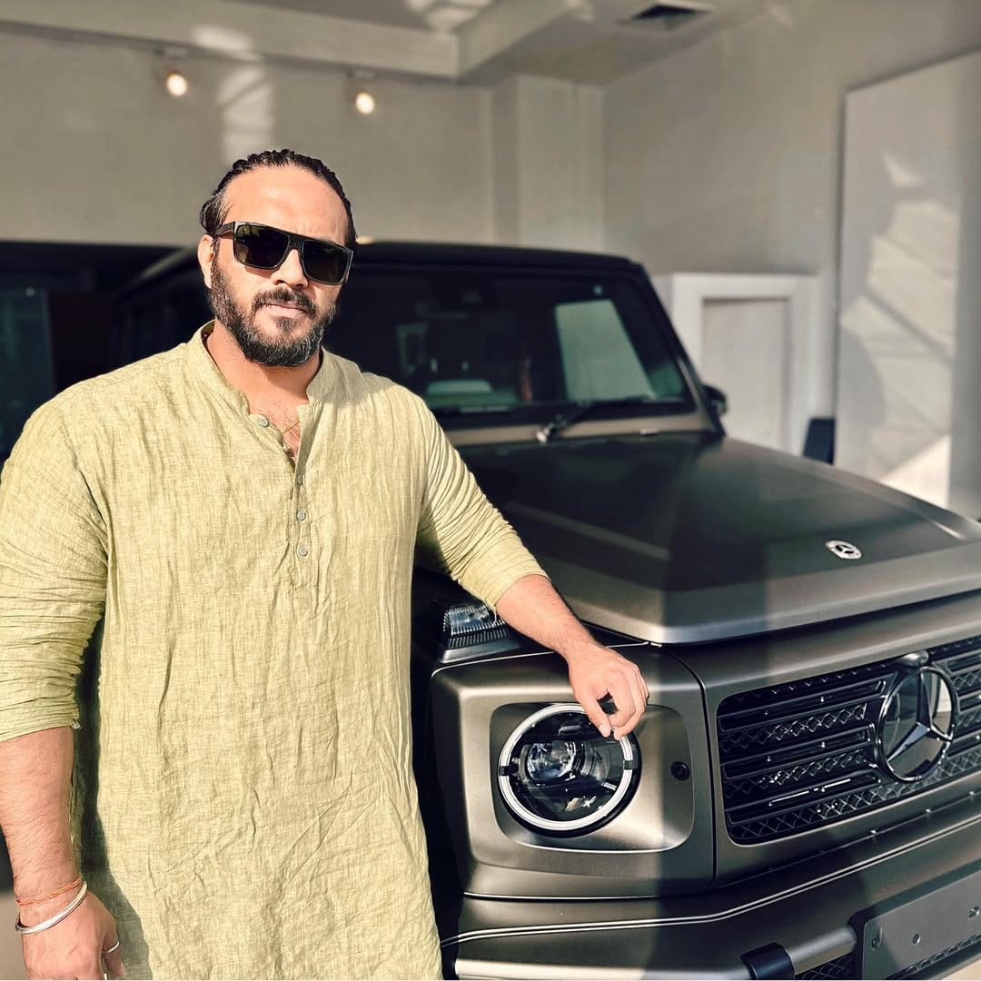 Post 10 by Akhand Swaroop Pandit on Instagram (image)