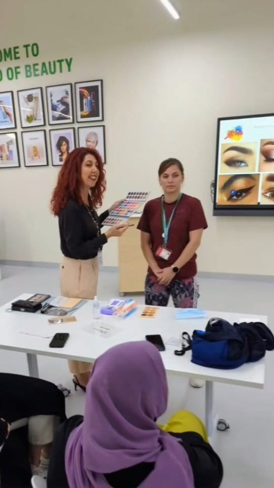 Post 1 by Eirini Hannah on Instagram (video)