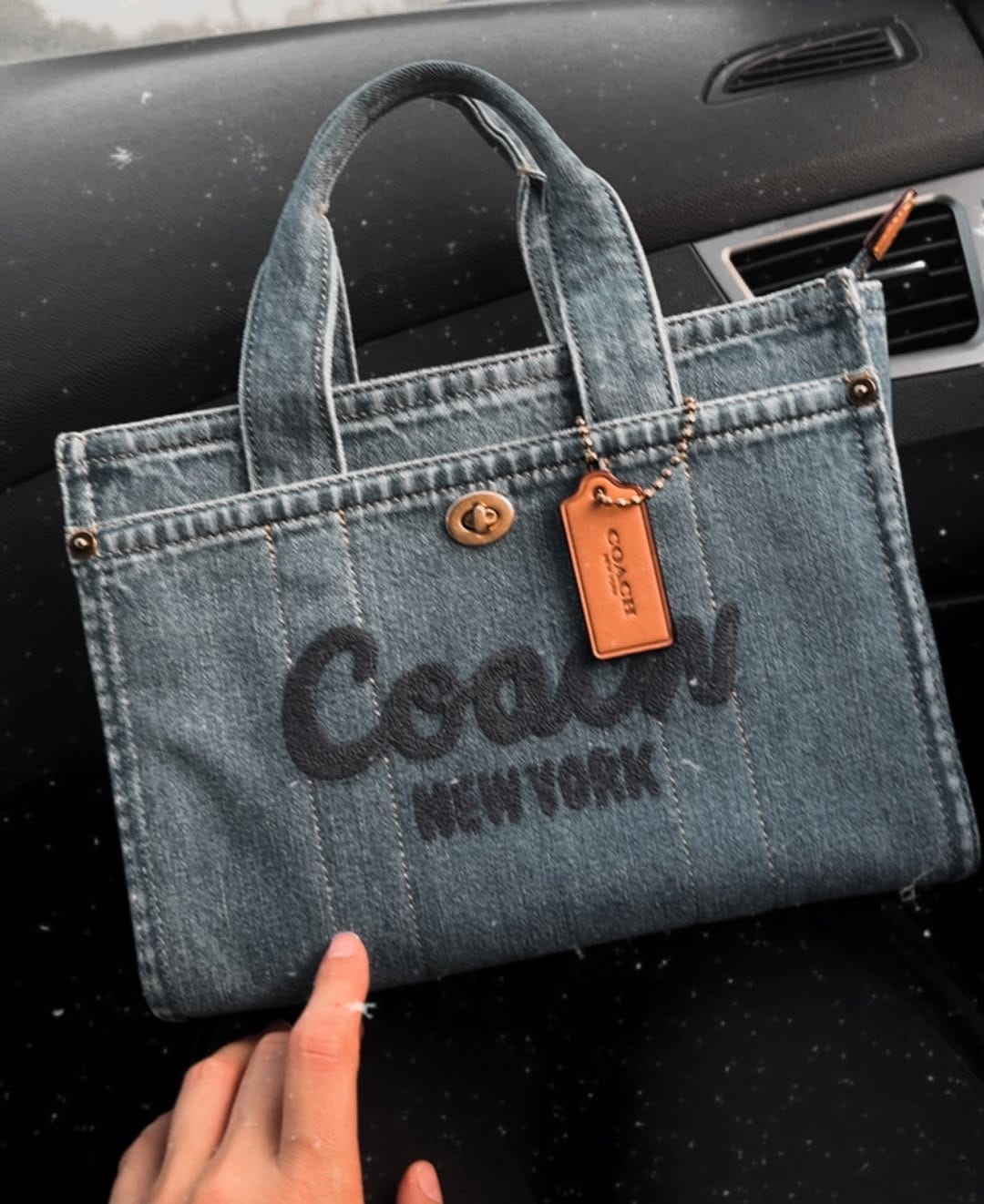 Post 2 by 𝓝𝓸𝓸𝓷𝓪’𝓼 𝓦𝓸𝓻𝓵𝓭 on Instagram (image)