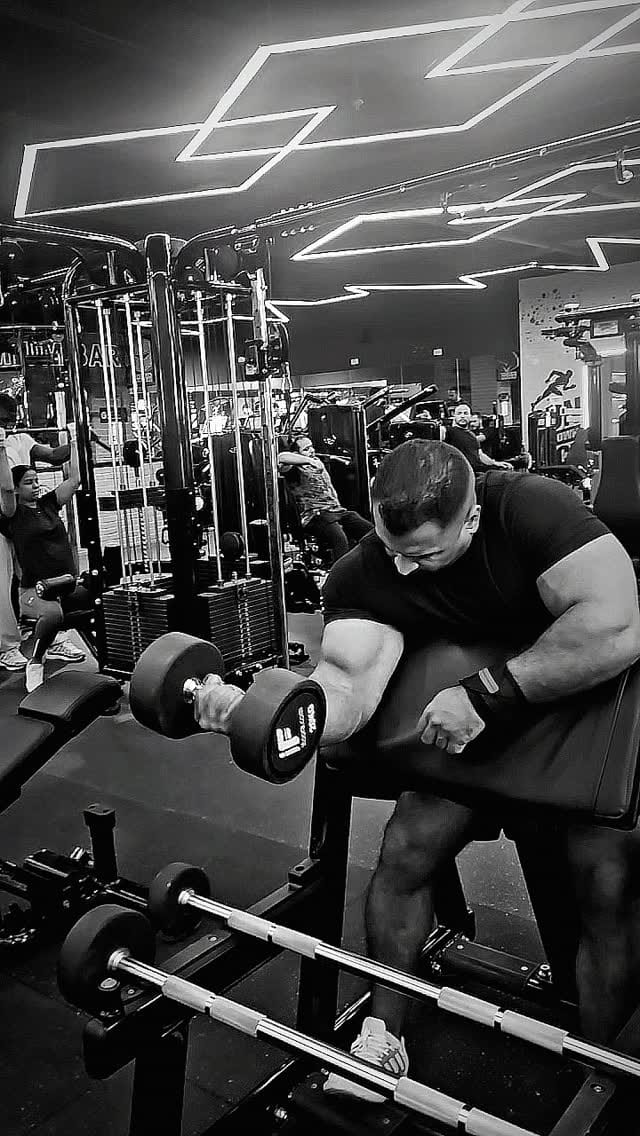 Post 4 by Mamdouh Lifestyle.com on Instagram (video)