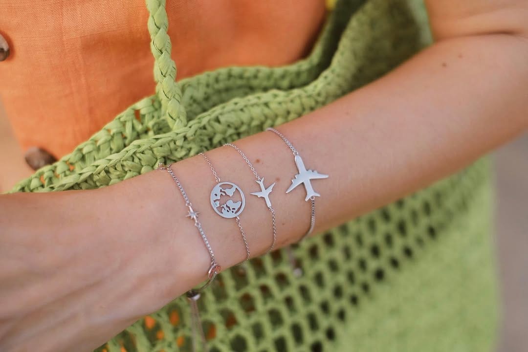 Post 10 by Z Ó L D I | Jewels with travel vibes 🌟 on Instagram (carousel)