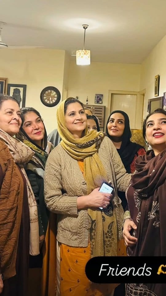Post 3 by Naina Shakeb on Instagram (video)