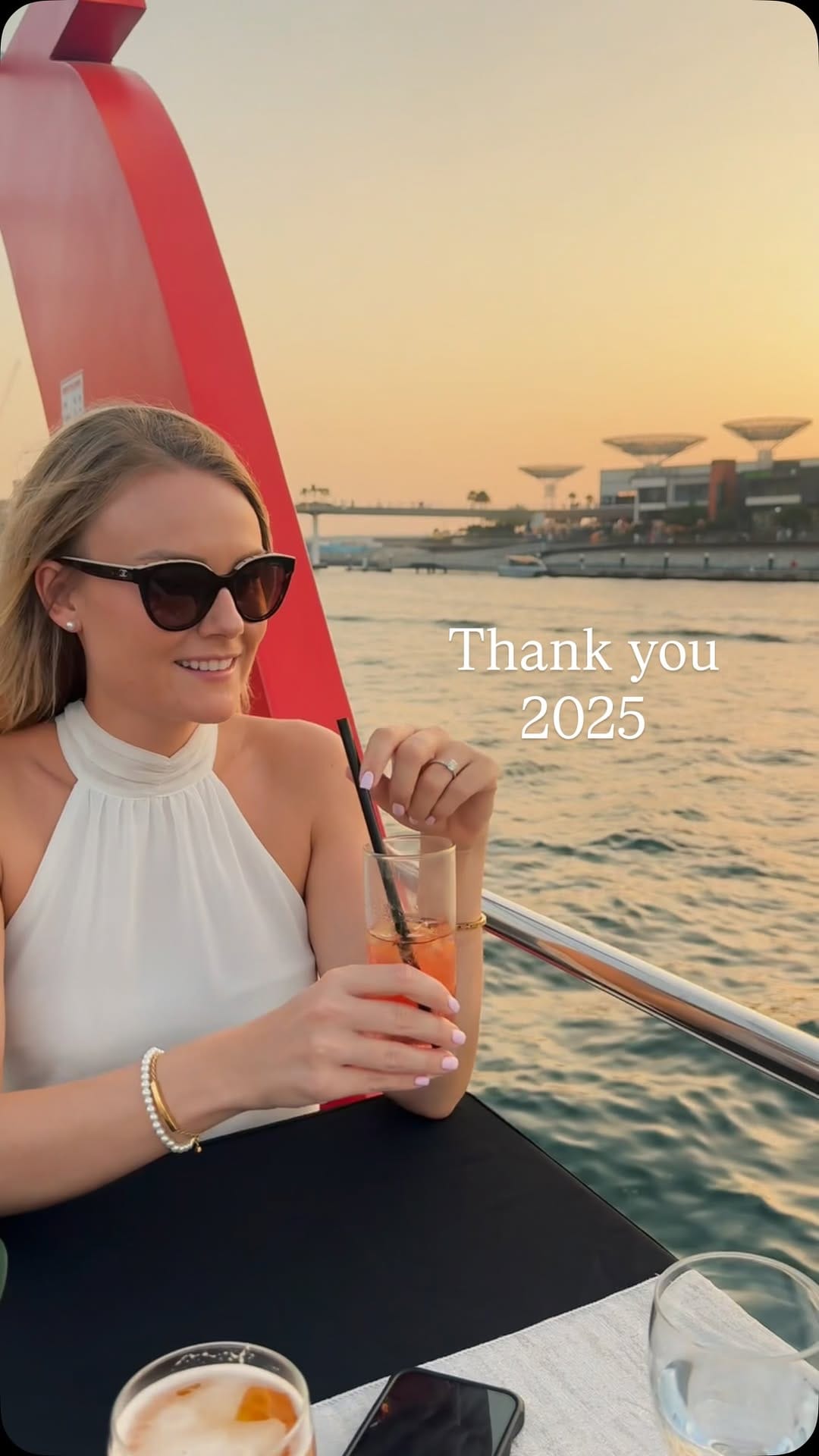Post 2 by Chloé Émeline Hoffmann on Instagram (video)