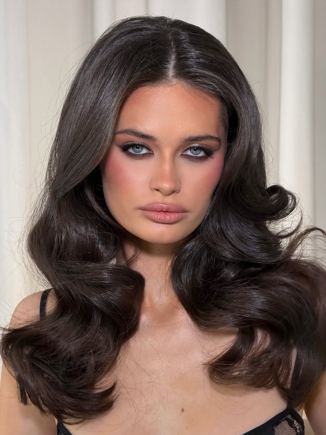 Post 2 by Gross Valentina makeup artist Paris Dubai Moscow on Instagram (carousel)