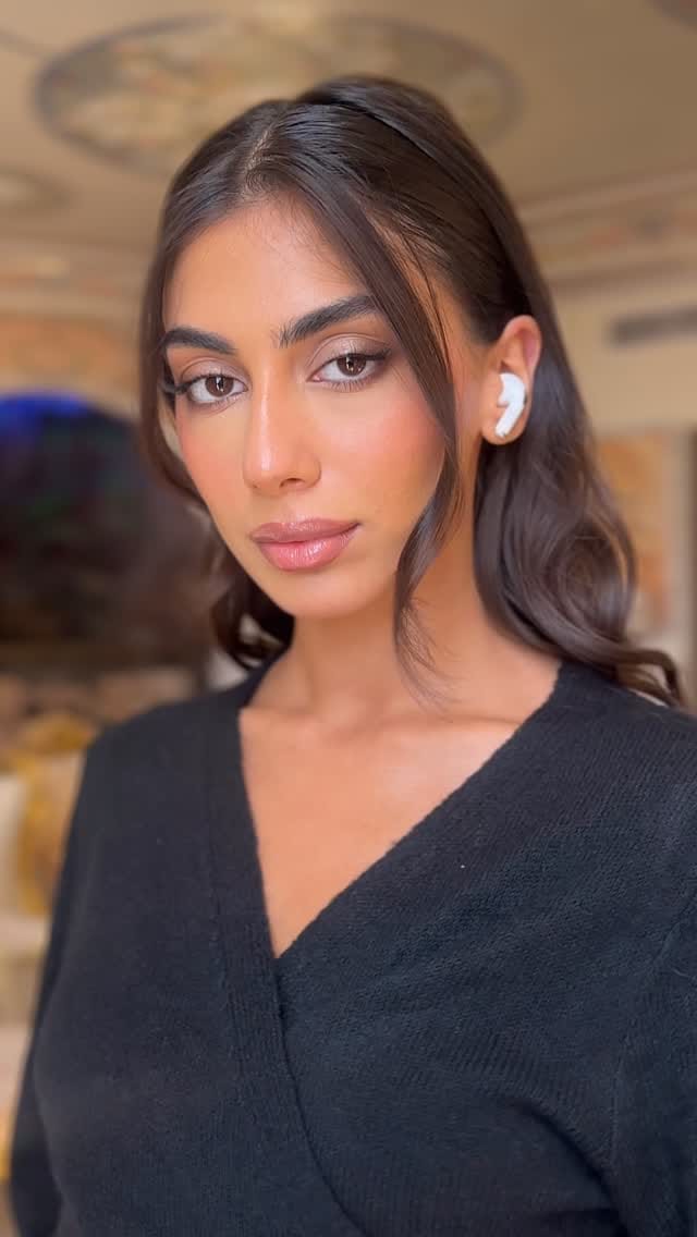 Post 6 by Dubai makeup Artist- Manishka Eriyagama on Instagram (video)