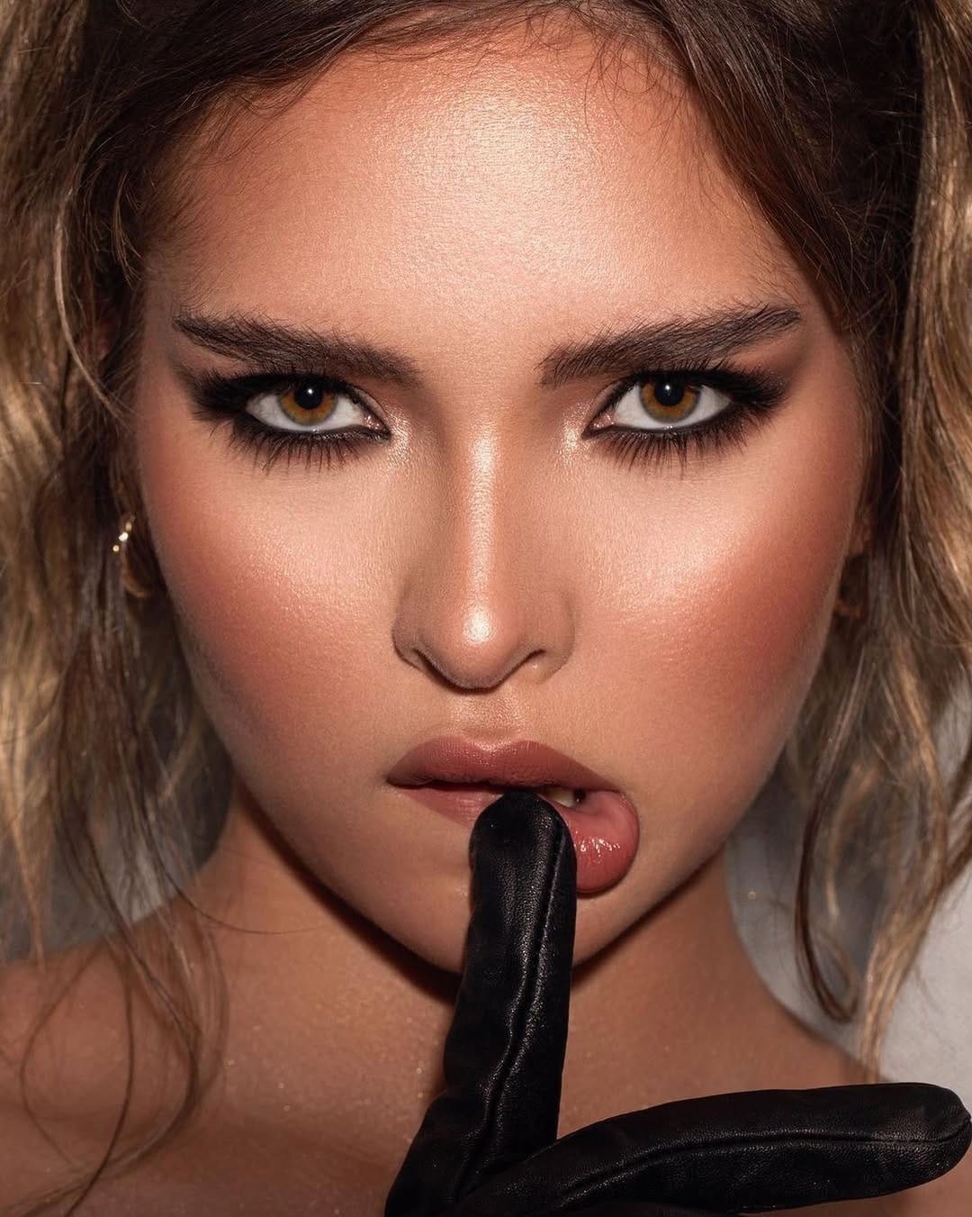 Post 10 by Dubai makeup Artist- Manishka Eriyagama on Instagram (image)