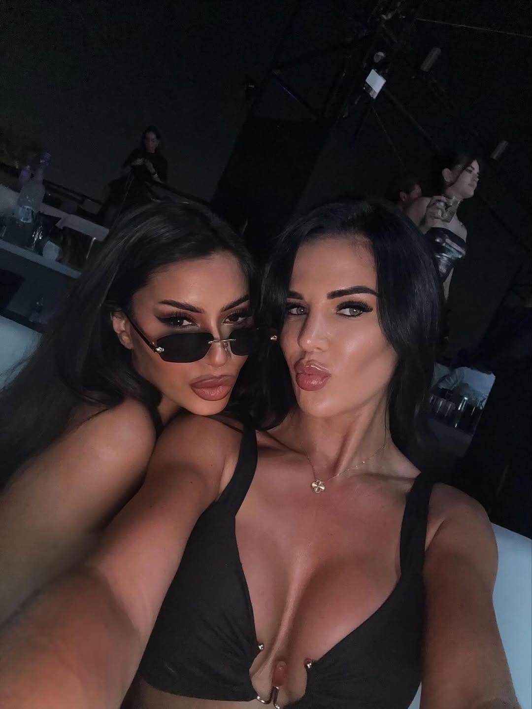 Post 7 by Han 🦋🍕 on Instagram (carousel)