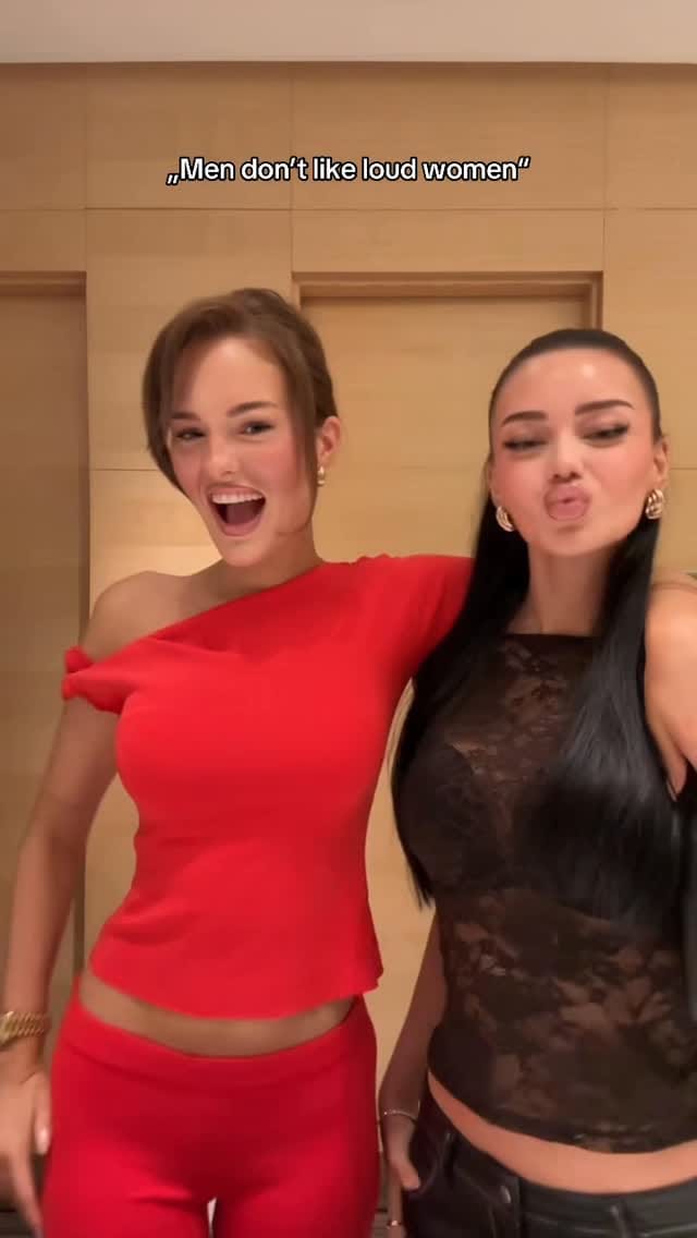 Post 1 by Anastasija Izabela on Instagram (video)