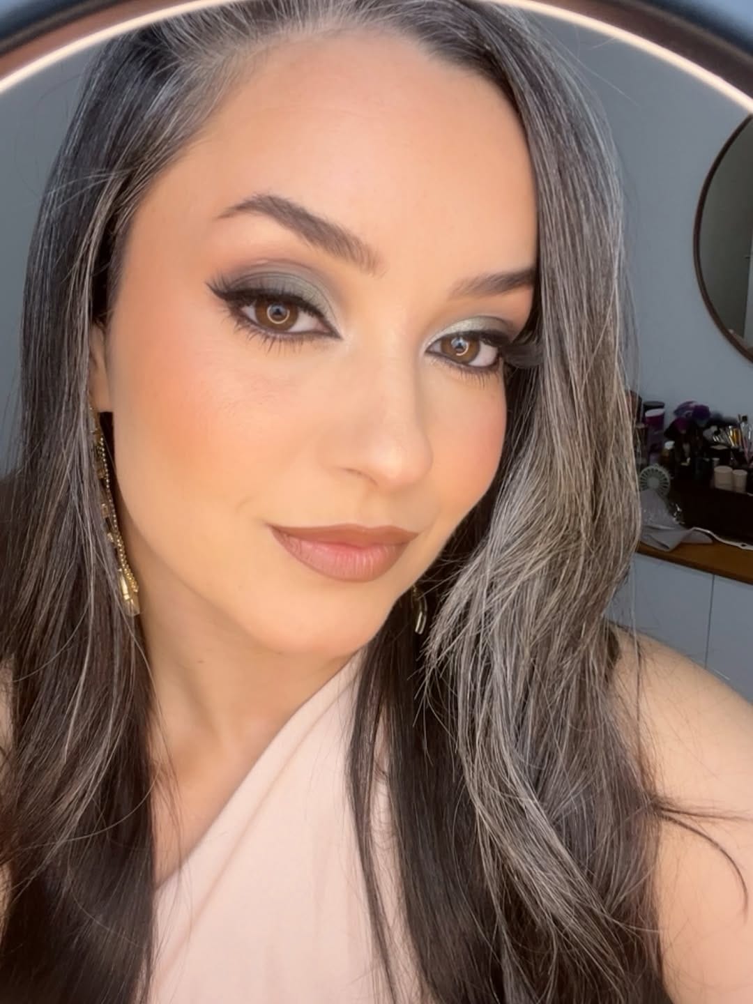 Post 10 by Maquiadora - Pryscila Morais on Instagram (carousel)