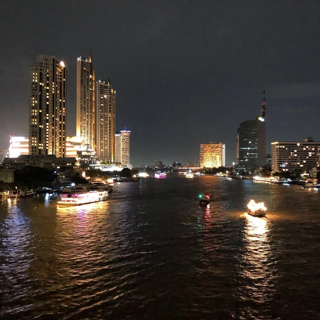 Post 6 by David Ro on Instagram (image)