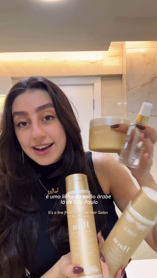 Post 8 by Khalili for Woman on Instagram (video)