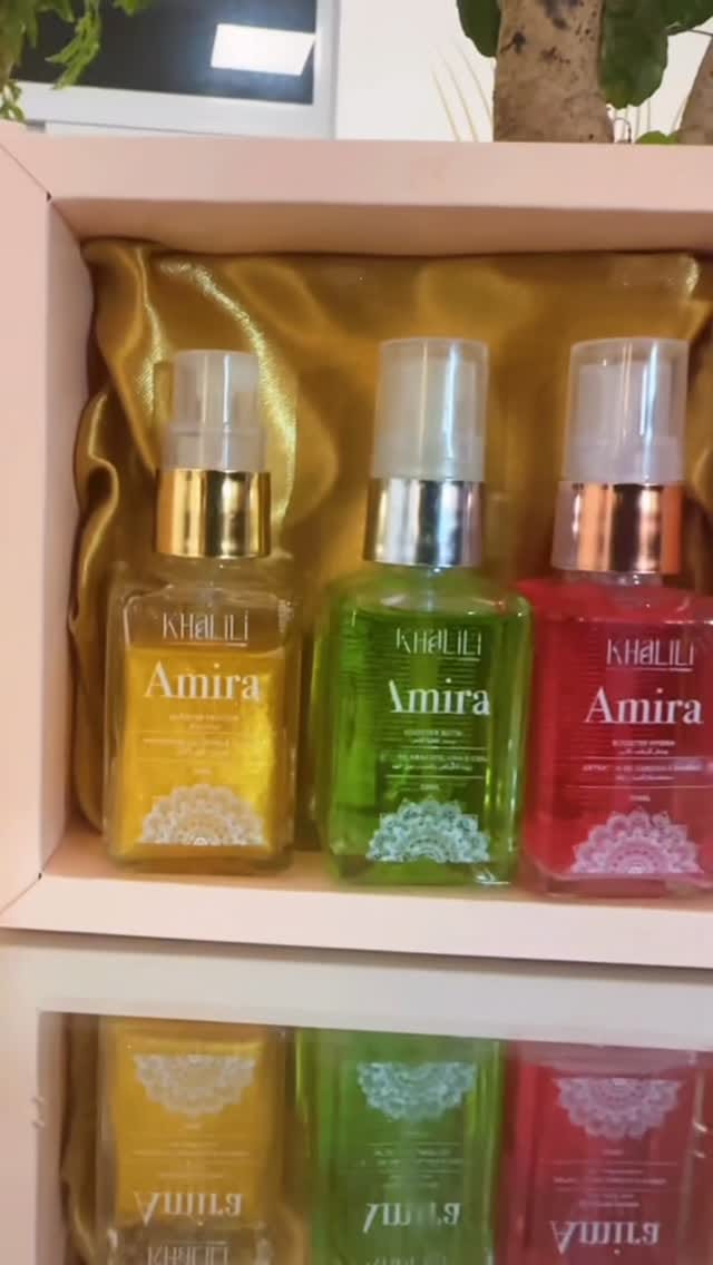 Post 2 by Khalili for Woman on Instagram (video)