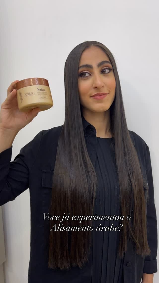 Post 1 by Khalili for Woman on Instagram (video)